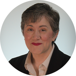 Petra Davidson Headshot 2026